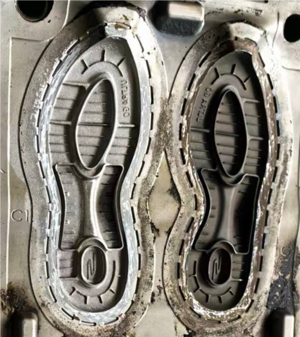 激光清洗鞋子模具：高效，不伤模具，环保